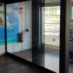 Безрамное закаленное стекло, система книжка Cartinas De Cristal Безрамное закаленное стекло, система книжка Cartinas De Cristal