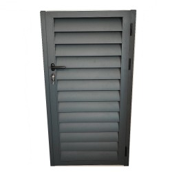 Brama z Malowanego Aluminium, wentylowana, zamknięta, otwierana tylko na zewnątrz  Brama z Malowanego Aluminium, wentylowana, zamknięta, otwierana tylko na zewnątrz