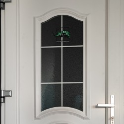 Двері біла з скляними не прозрачнми вставками, металопластик Двері біла з скляними не прозрачнми вставками, металопластик