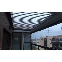 Aluminum pergola with climatic blinds built into the roof 3m x 4m Pergola motorized graphite/gray, bioclimatic Aluminum pergola with climatic blinds built into the roof 3m x 4m Pergola motorized graphite/gray, bioclimatic