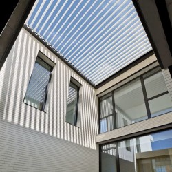 Aluminum pergola with climatic blinds built into the roof 3m x 4m Pergola motorized graphite/gray, bioclimatic Aluminum pergola with climatic blinds built into the roof 3m x 4m Pergola motorized graphite/gray, bioclimatic