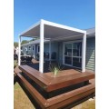 Commandez Pergola à ciel ouvert et stores de pluie et soleil 4m x 4m x 2.5m Louvre Pergola Pergola LED - autoportante motorisée (blanche) aux prix dusine