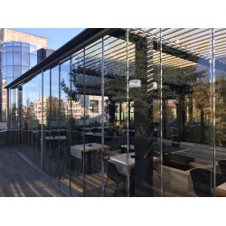 Gazebo bioclimático con acristalamiento para celebraciones, bodas, restaurantes 7m x 4m x 2.5 m Pergola LED