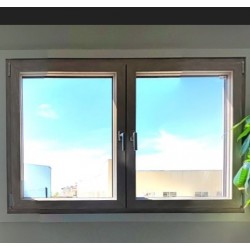 La ventana pivotante-abatible PVC Salamander, Laminirovannye bajo la madera clara, no pasa el calor y el frío La ventana pivotante-abatible PVC Salamander, Laminirovannye bajo la madera clara, no pasa el calor y el frío