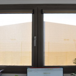 Dreh- und Klappfenster 1350x1100 mit Sonnenschutzrollen Dreh- und Klappfenster 1350x1100 mit Sonnenschutzrollen