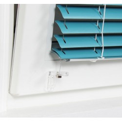 A set for a universal guide awning