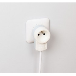 Dual-purpose plug for connecting electric blinds without additional work Dual-purpose plug for connecting electric blinds without additional work