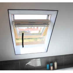 Mosquitera con cremallera para buhardilla sin perforación