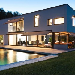 Horizontale Stoffmarkise mit IRIS COFRE Schutzbox Horizontale Stoffmarkise mit IRIS COFRE Schutzbox